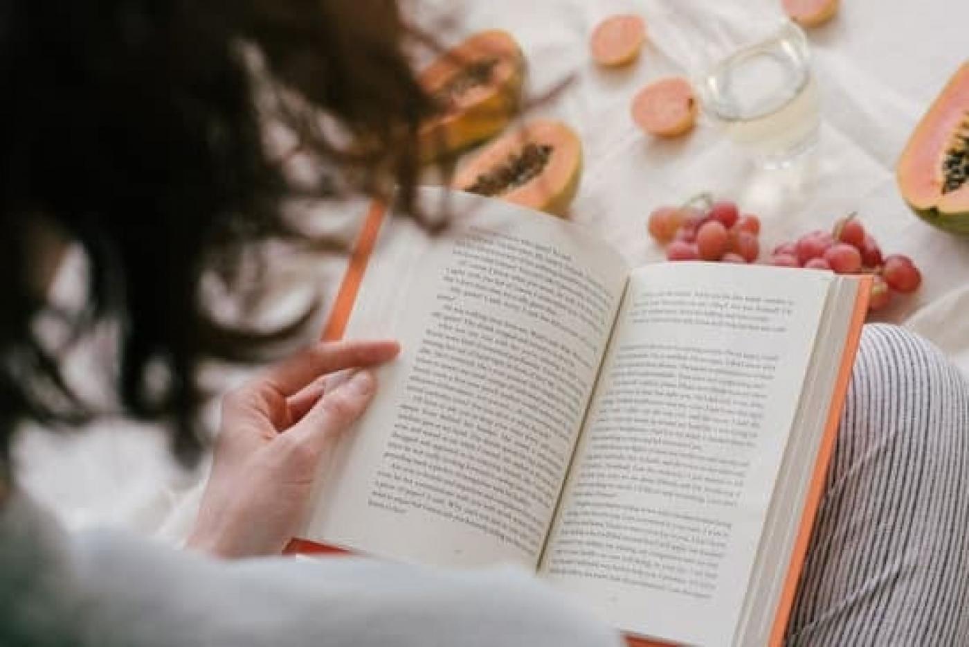 Проведи время с пользой: подборка интересных и полезных книг